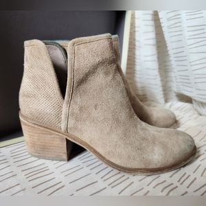 Hinge Leather Block Heel Bootie
